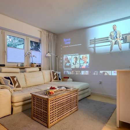 Rezydencja Filmowa- Wygodny Apartament 10 Min Od Lotniska I Centrum Lägenhet Warszawa Exteriör bild