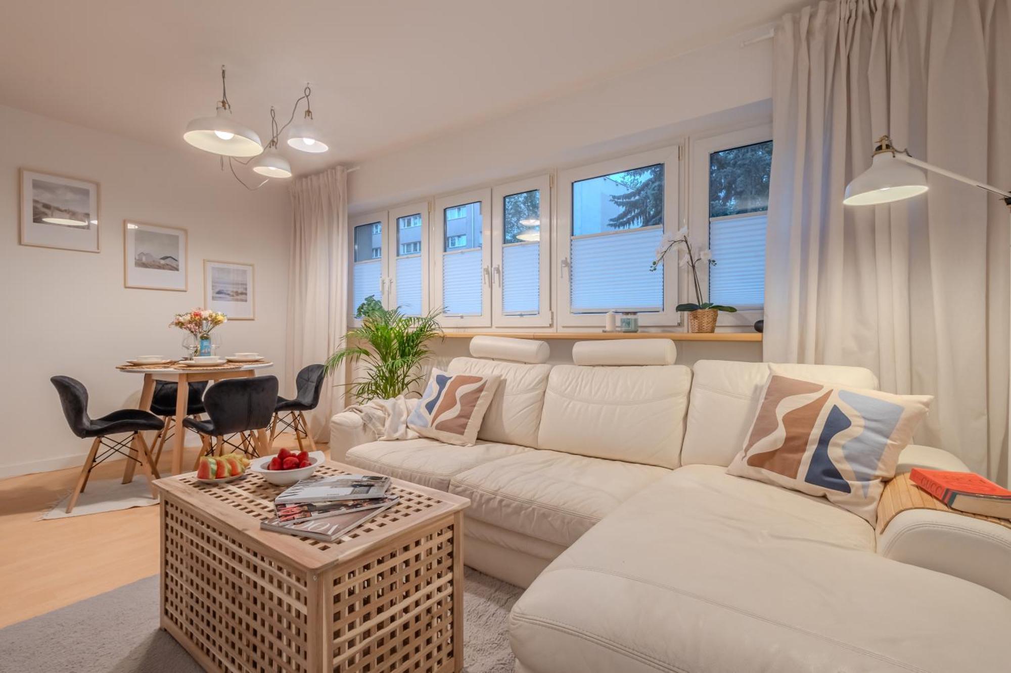 Rezydencja Filmowa- Wygodny Apartament 10 Min Od Lotniska I Centrum Lägenhet Warszawa Exteriör bild